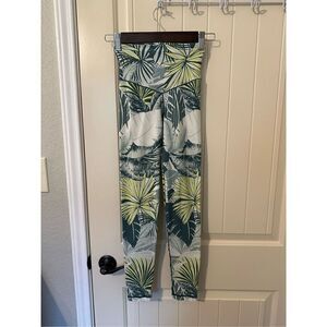 Aerie Offline High Rise Tropical Print Leggings Size XS